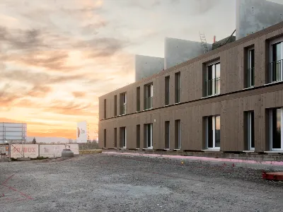 Gewerbe- und Bildungsbau mit Holz